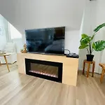 Stylish Cozy One Bedroom Studio With Free Parking