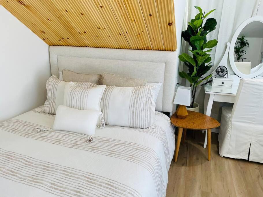 Stylish Cozy One Bedroom Studio With Free Parking Apartment Victoria