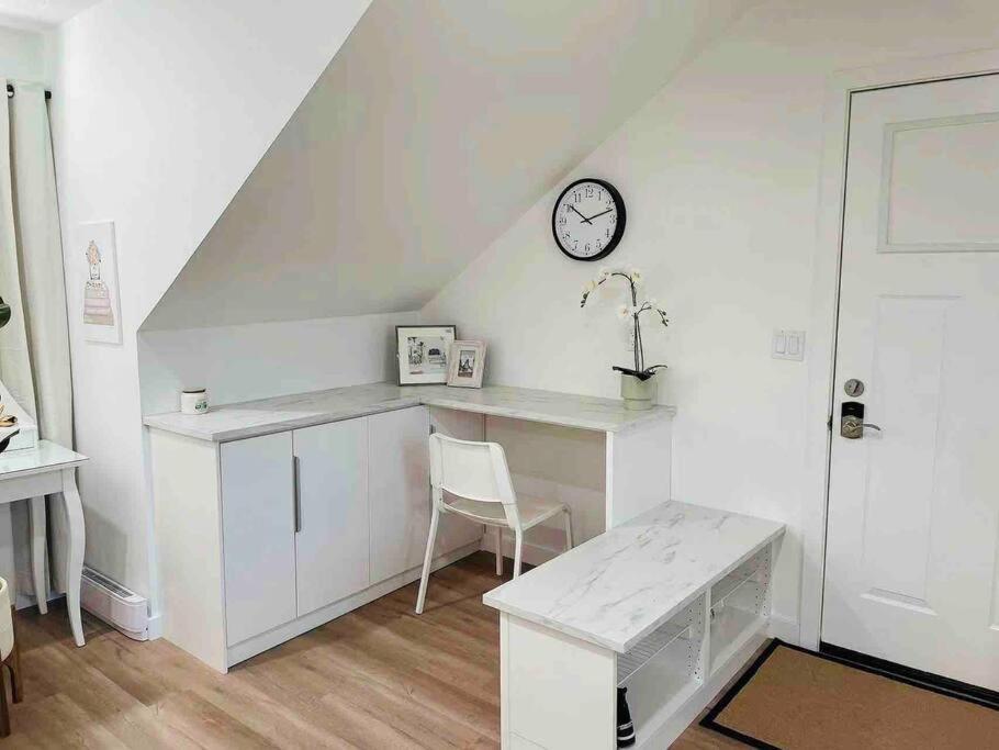 Stylish Cozy One Bedroom Studio With Free Parking Victoria
